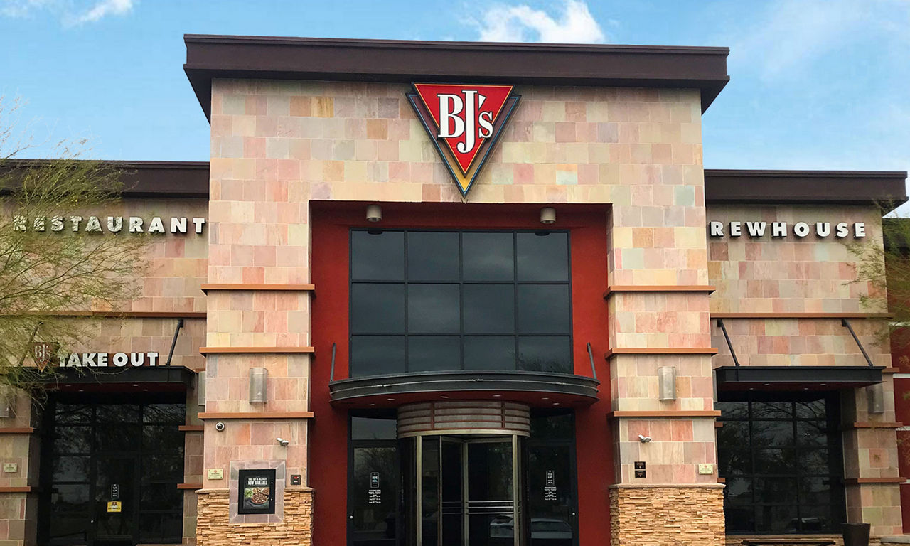 Amazing Pizza, Craft Beer & Family Dining Pearland, TX 77584 Locations BJ's Restaurants