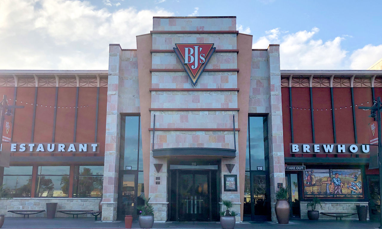 Handcrafted Beers, Pizza, Burgers & More Chula Vista, CA 91910