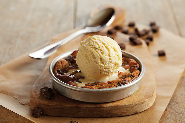 Chocolate Chunk Pizookie – Like Mother, Like Daughter